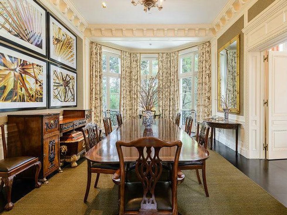 10000 Hollow Way guest house dining room