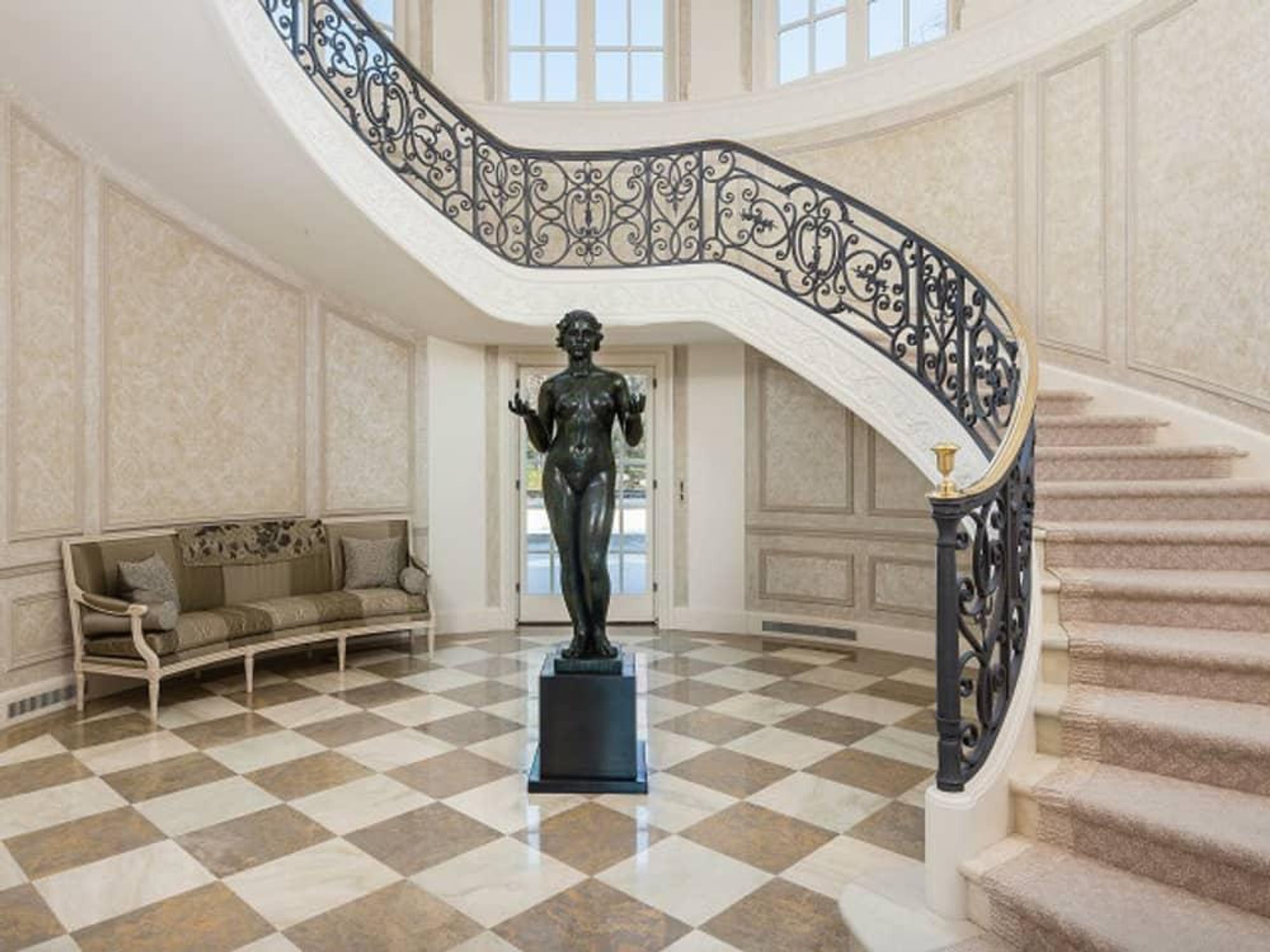 10000 Hollow Way main house foyer