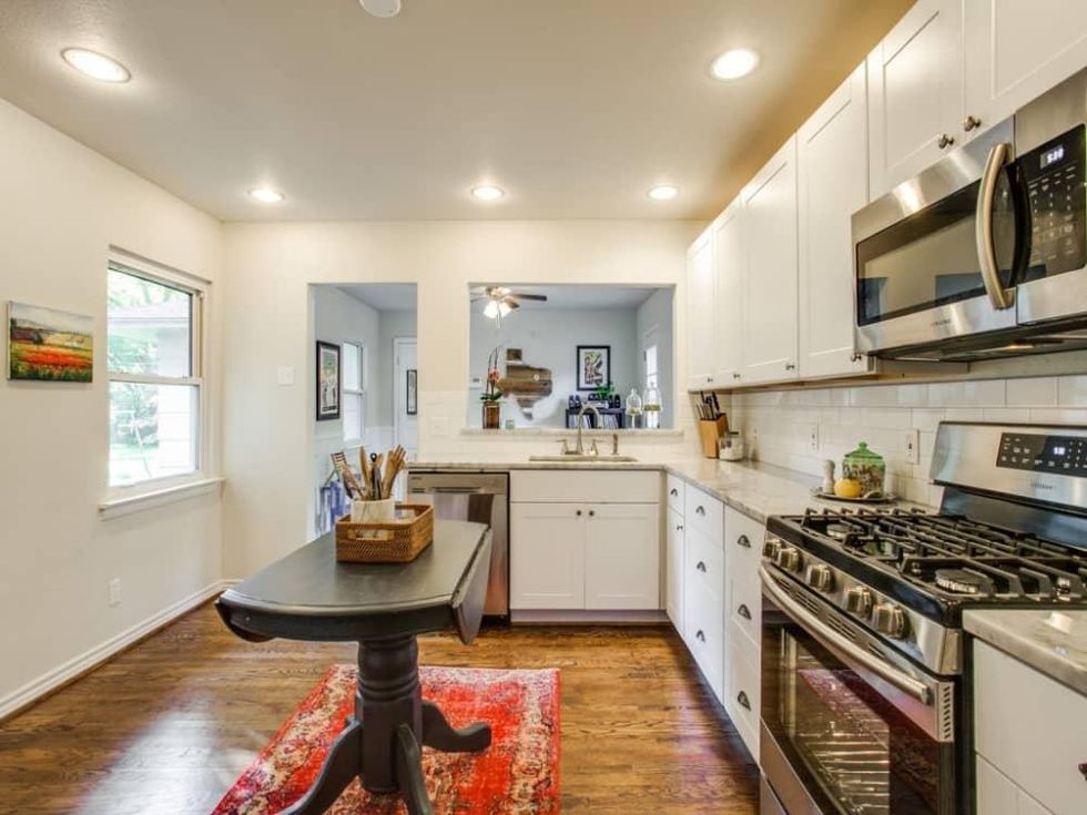 10145 Eastwood Dr. kitchen