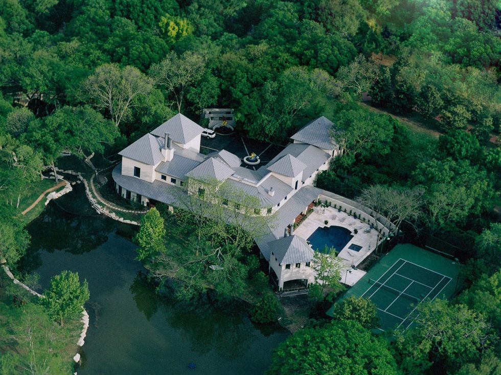 10660 Strait Ln. in Dallas