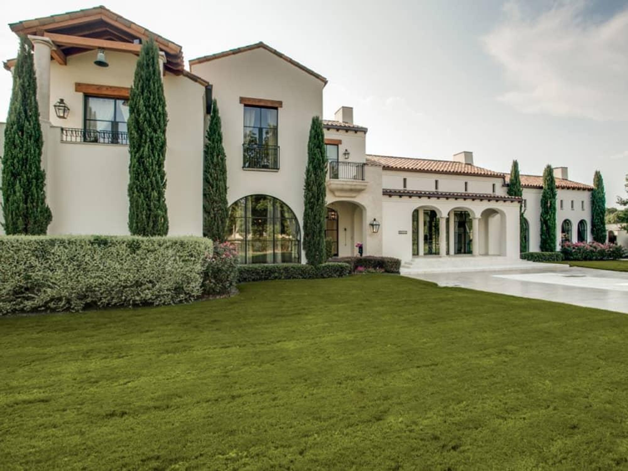 10731 Bridge Hollow Court in Dallas