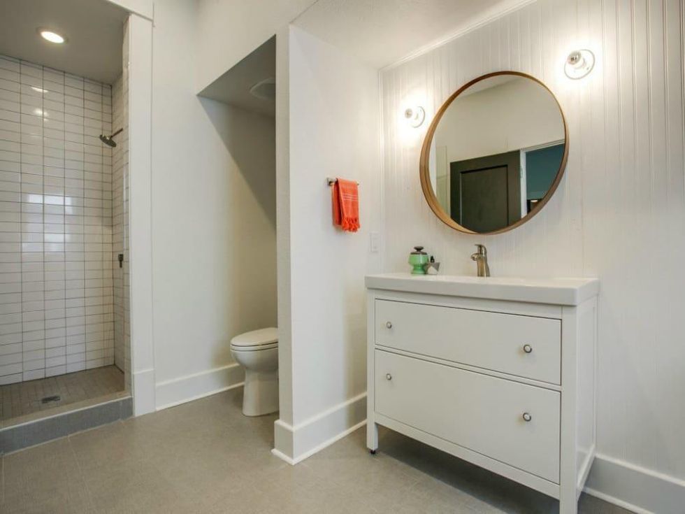 110 North Edgefield Bathroom