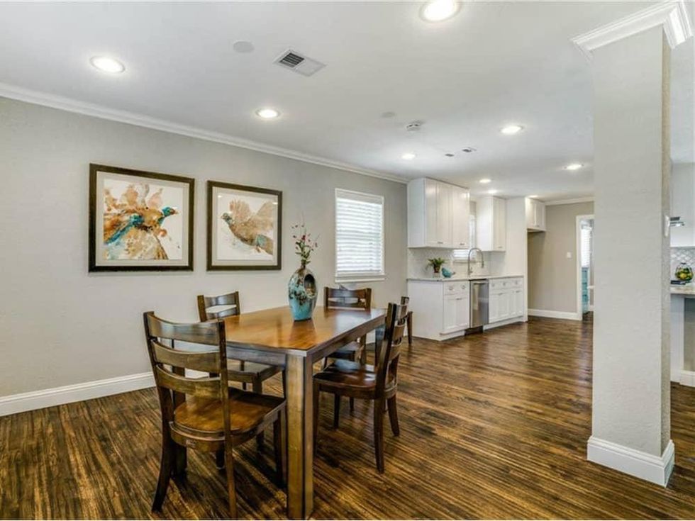 11229 Lanewood Cir dining area