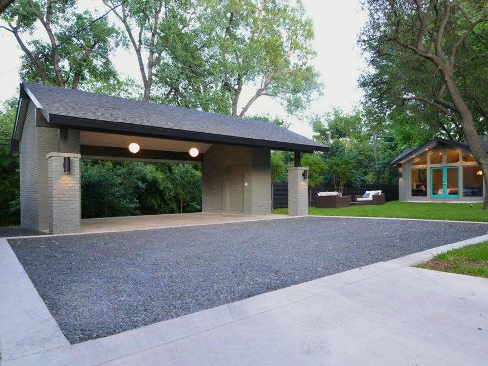 11316 Valleydale Dr. in Dallas