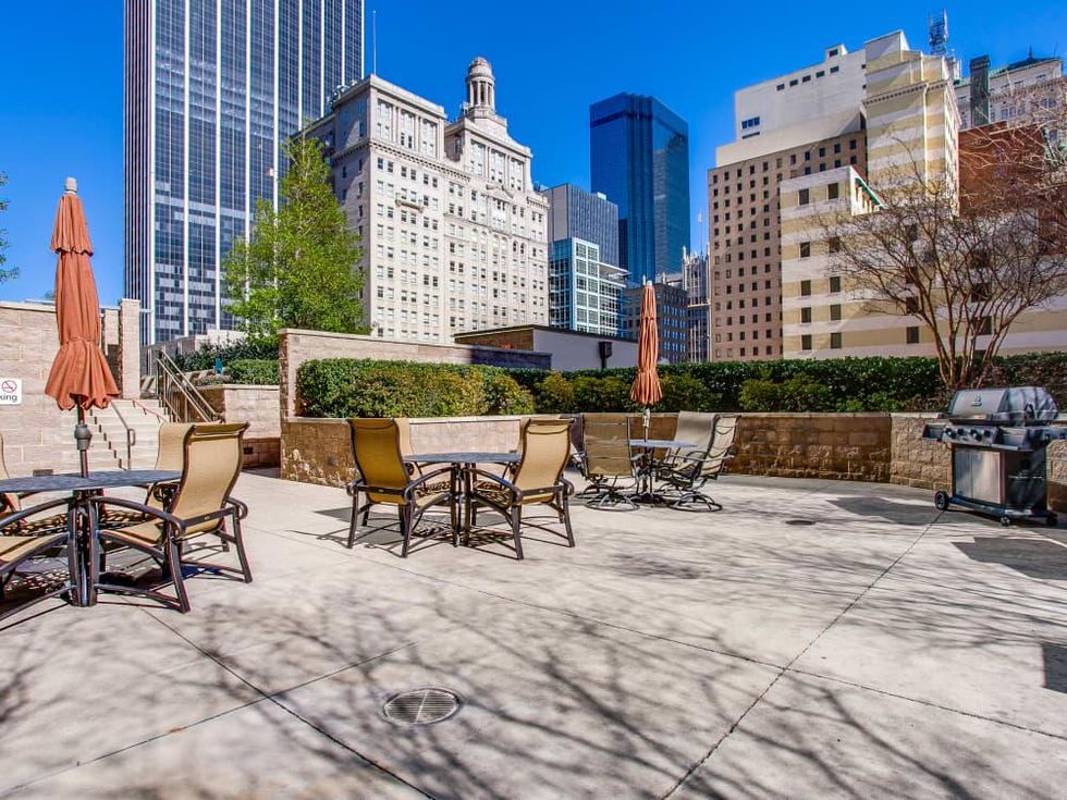 1200 Main Street 2505