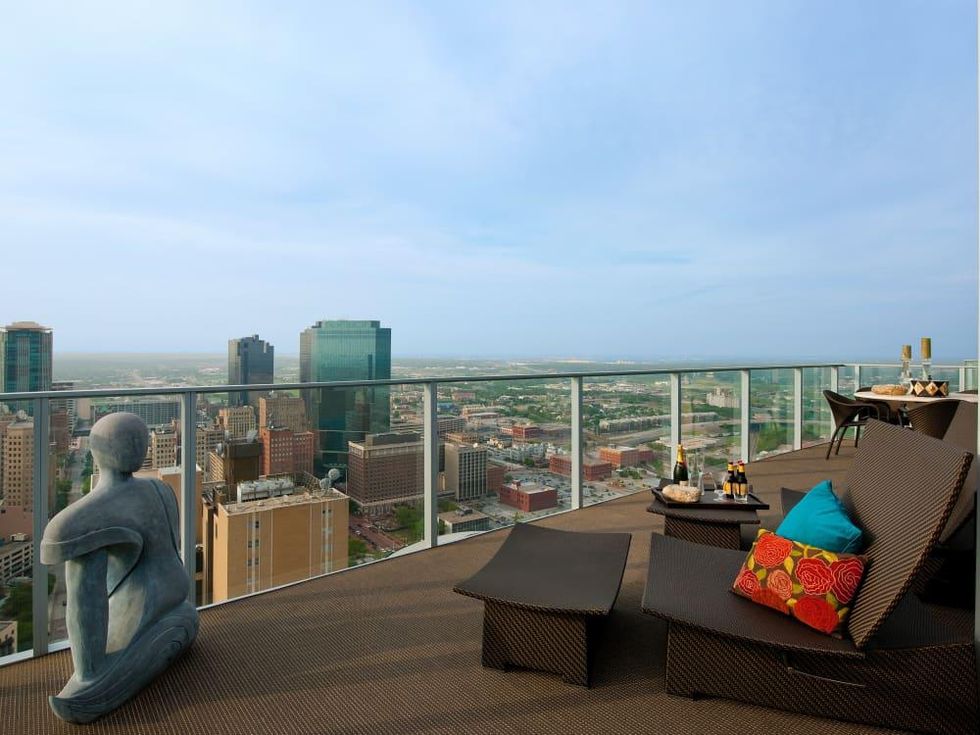 1301 Throckmorton St. Fort Worth Omni penthouse for sale