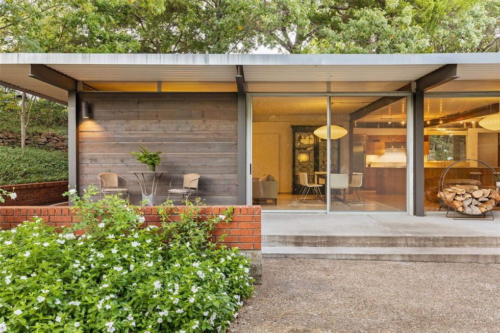 1434 La Senda Oak Cliff Dallas home