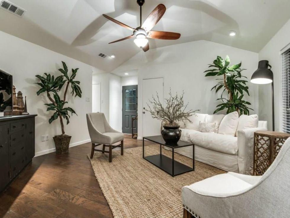 1639 Homewood Pl Dallas house for sale living room