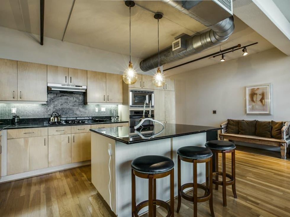 1999 McKinney Unit #1006