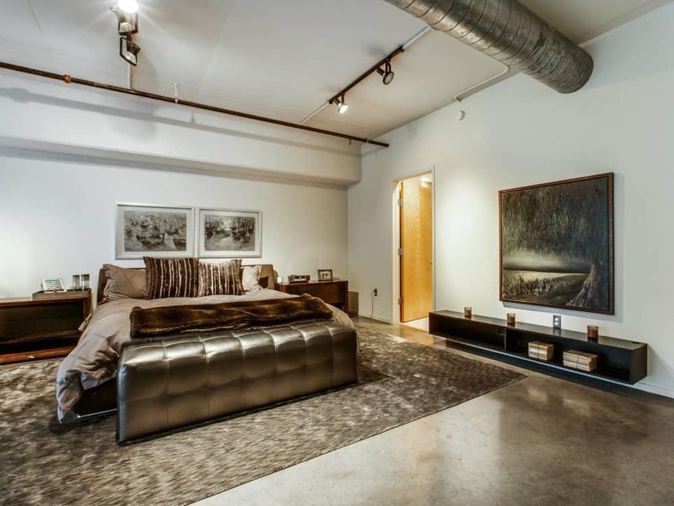 1999 McKinney Unit #1006