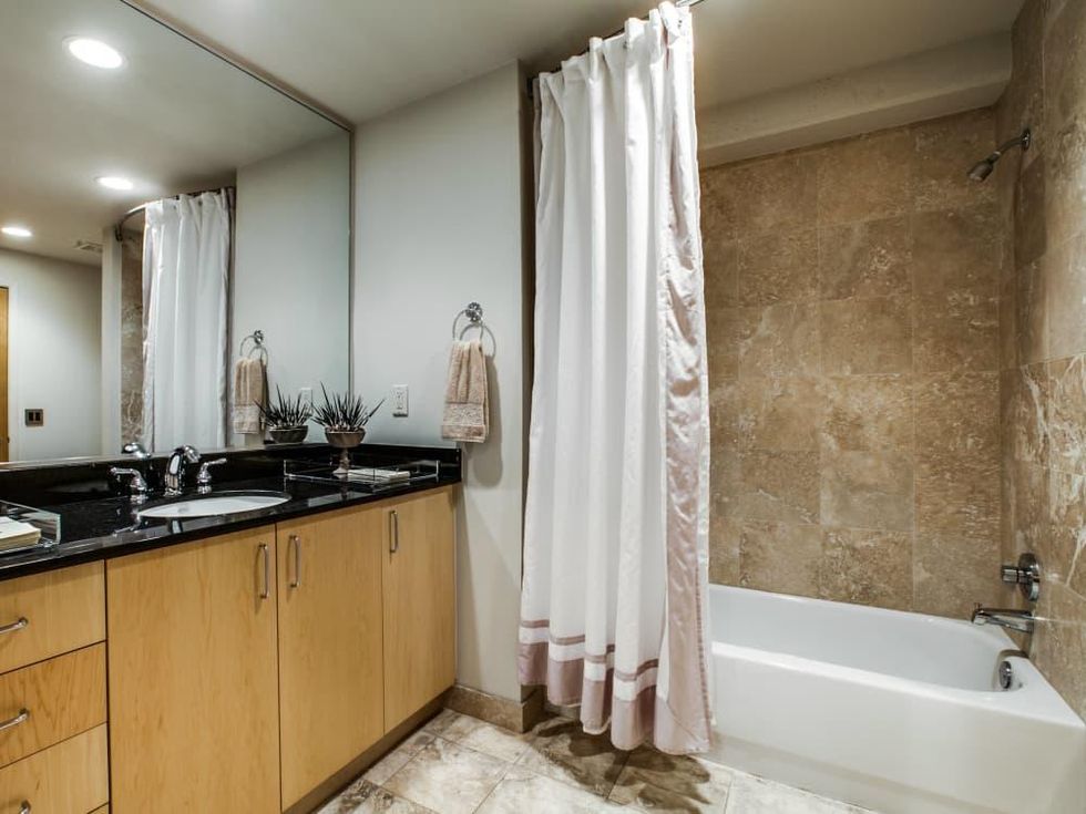 1999 McKinney Unit #1006