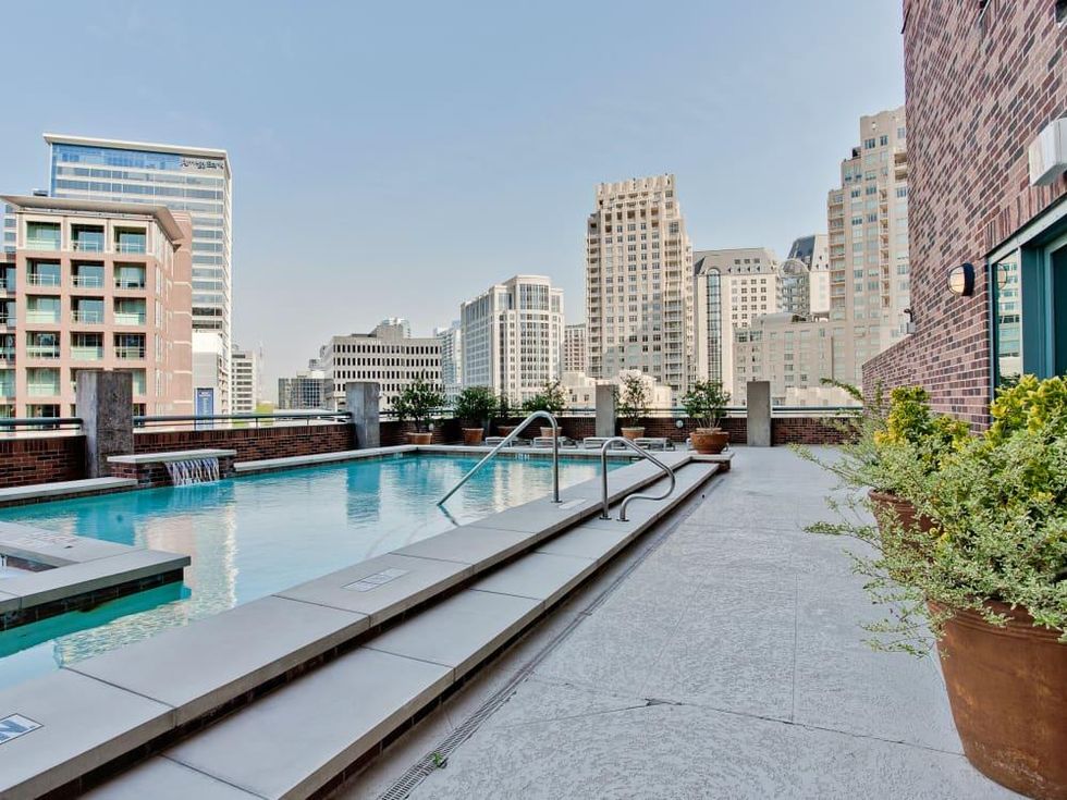 1999 McKinney Unit #1006