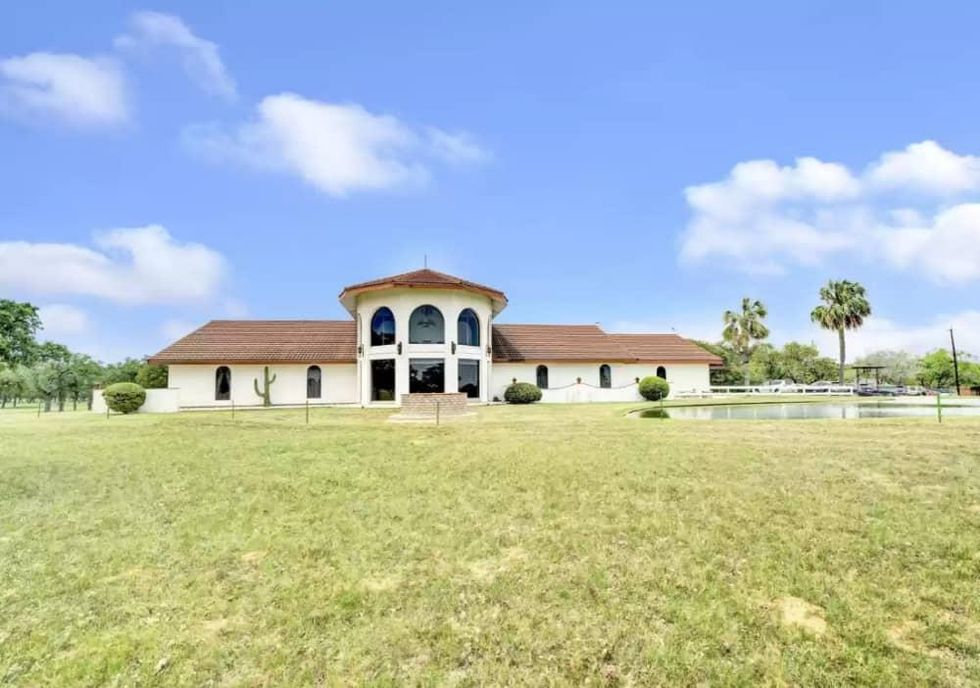 21155 Interstate 37 S, Elmendorf