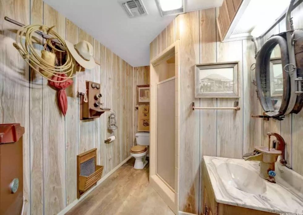 21155 Interstate 37 S, Elmendorf