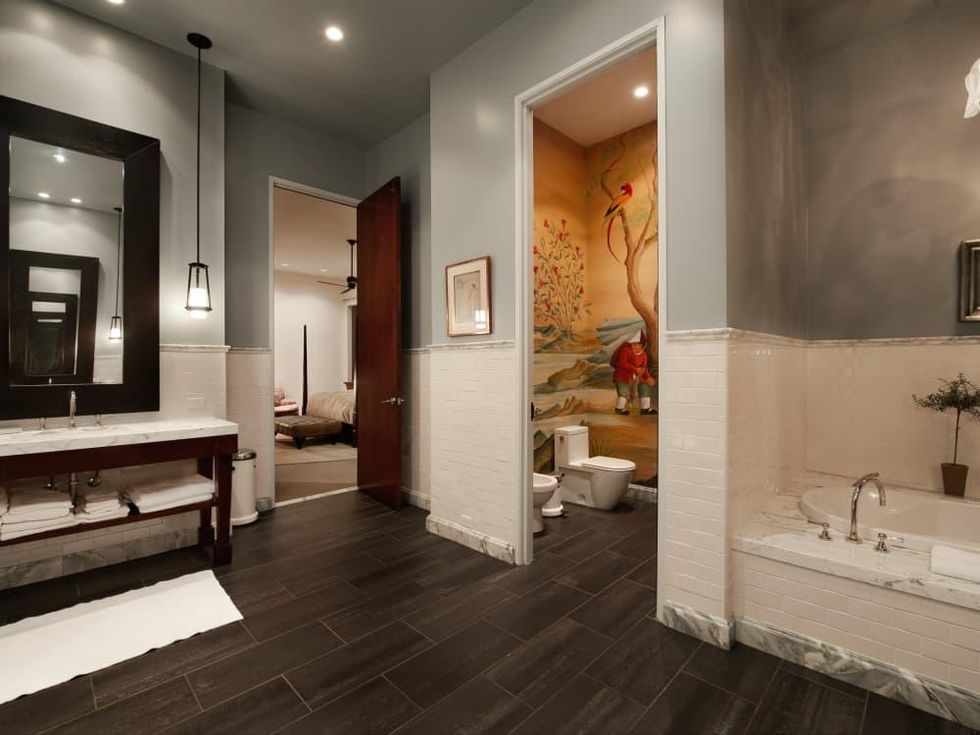 2278 Monitor Street, Dallas Design District warehouse, bathroom