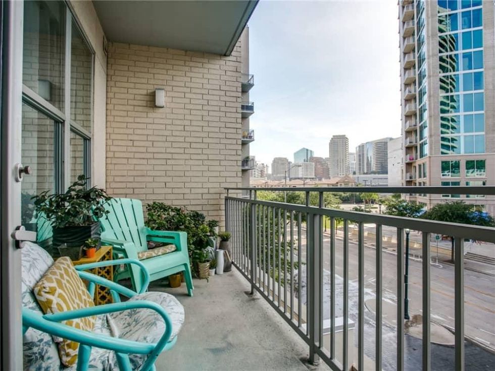 2323 N Houston St condo balcony