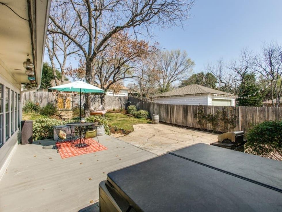 2421 Springhill Dr. backyard