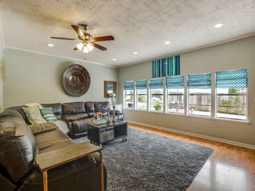 2421 Springhill Dr. living room