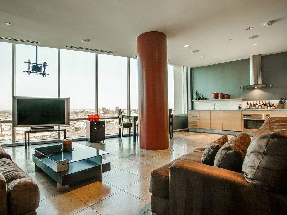 2430 Victory Park Unit 2001