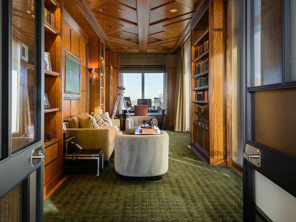 2555 Pearl #2200 office