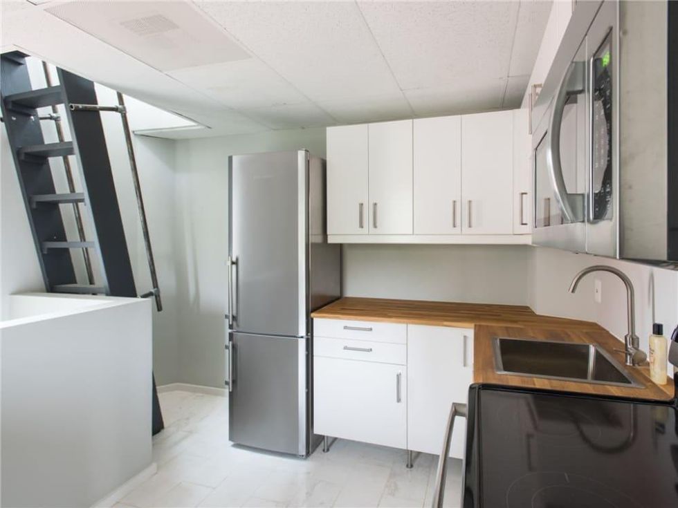 2700 Fairmount St. kitchen