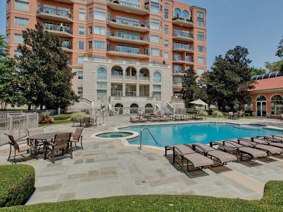 2828 Hood St. Plaza at Turtle Creek