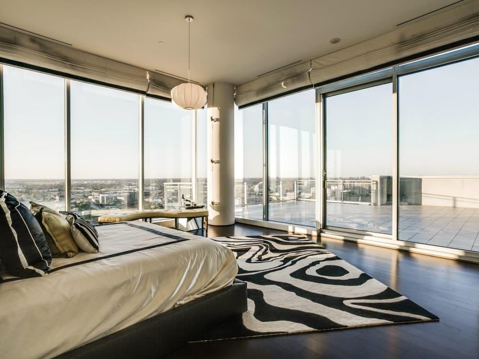 2900 McKinnon Deion Sanders Azure