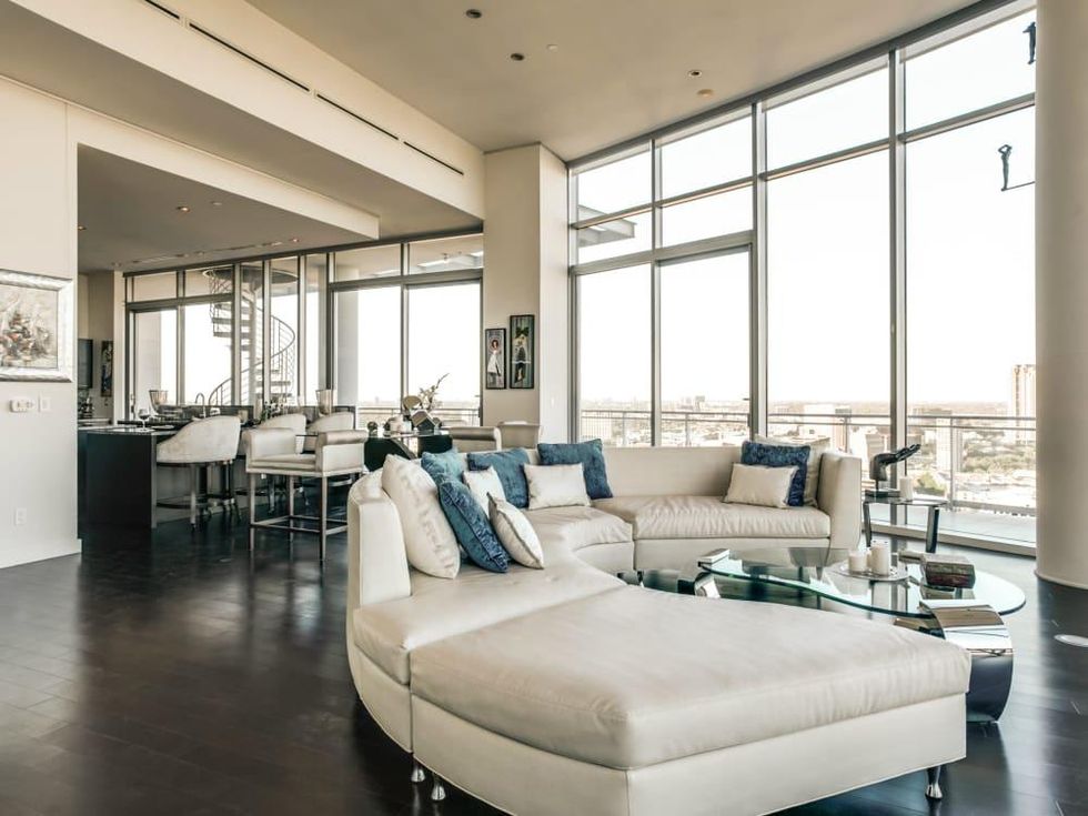 2900 McKinnon Deion Sanders Azure