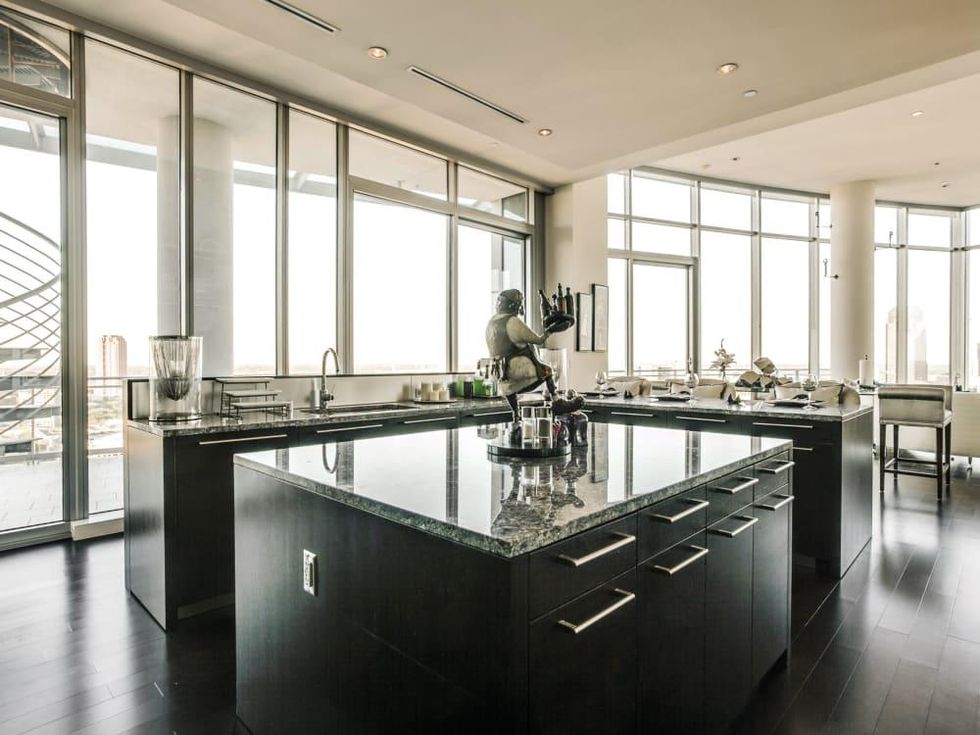 2900 McKinnon Deion Sanders Azure