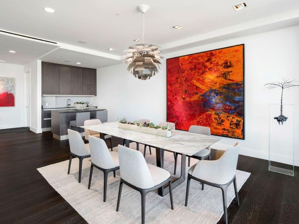 3130 N Harwood Bleu Ceil