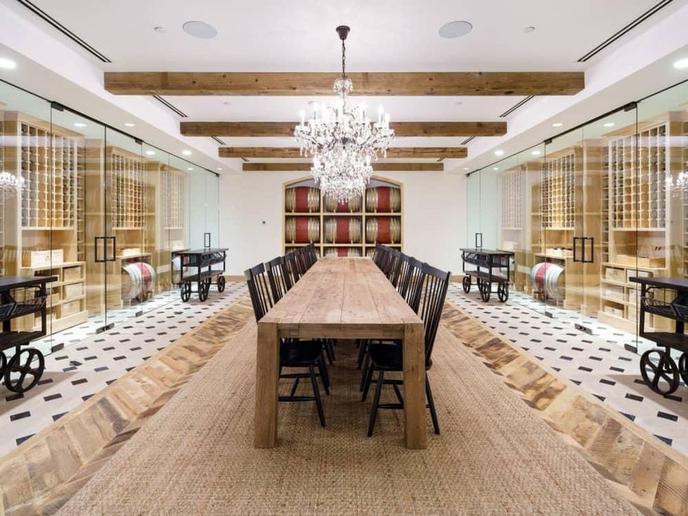 3130 N Harwood Bleu Ceil