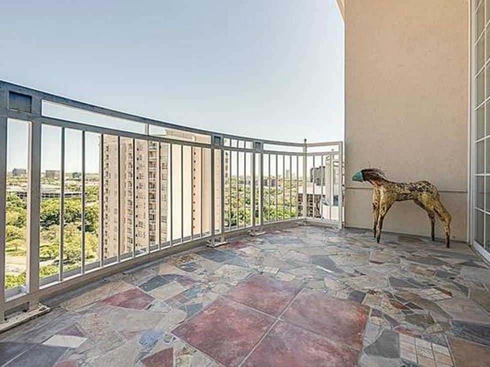 3225 Turtle Creek Blvd balcony