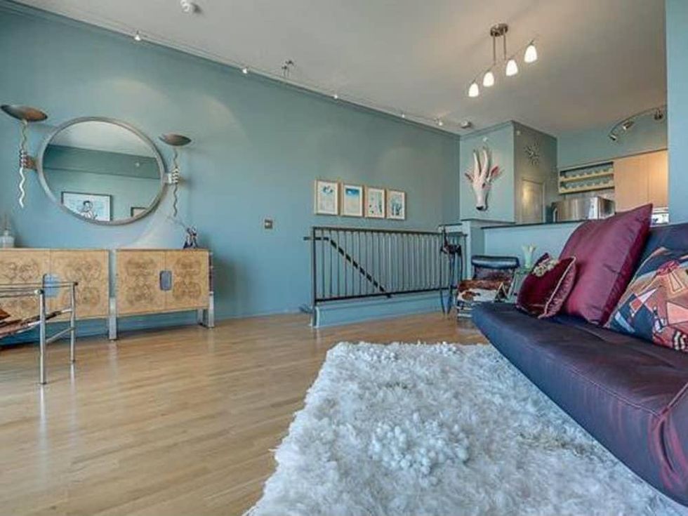 3225 Turtle Creek Blvd living room