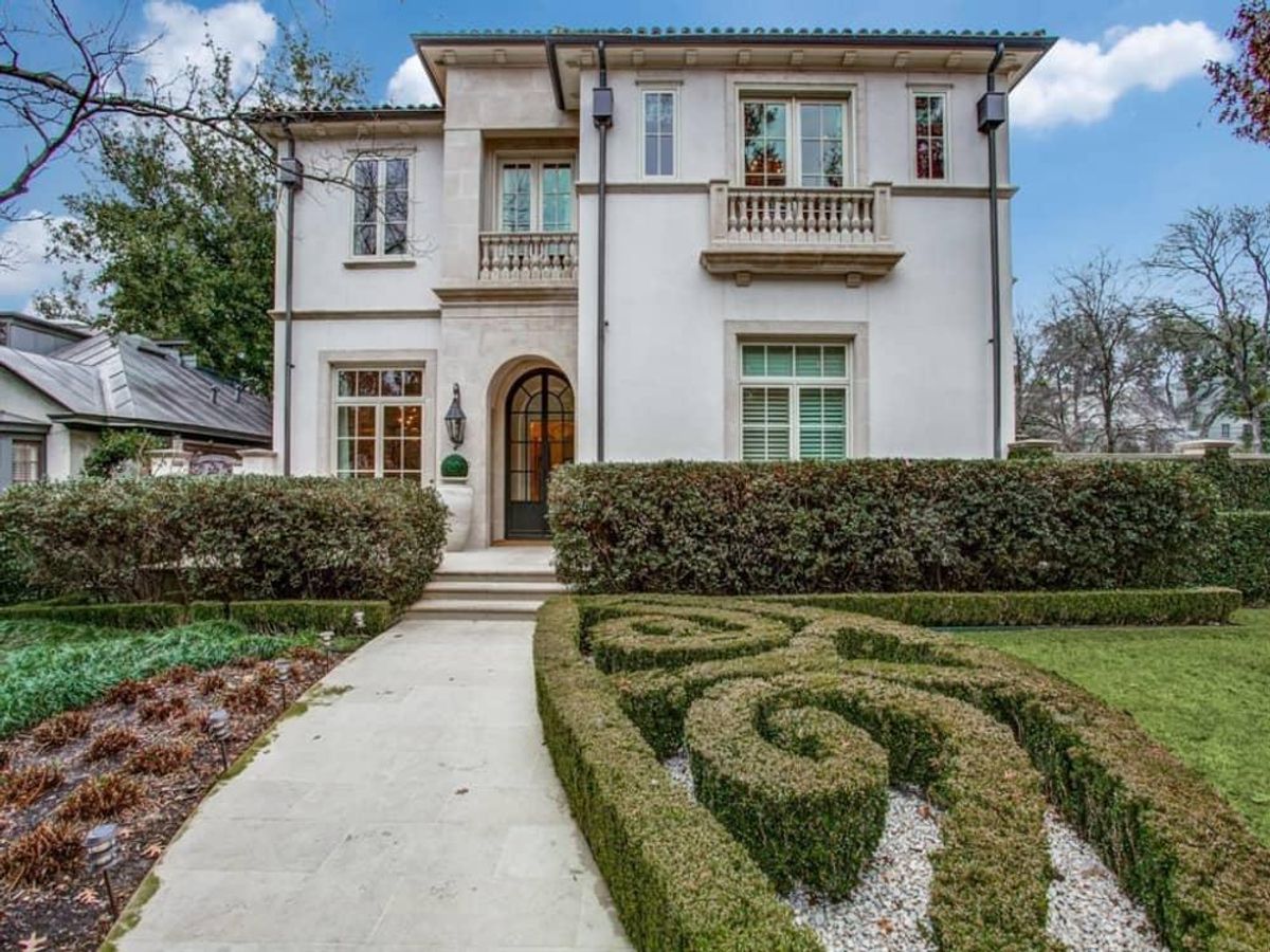 3600 Dartmouth Ave. was built by luxury homebuilder Lewis