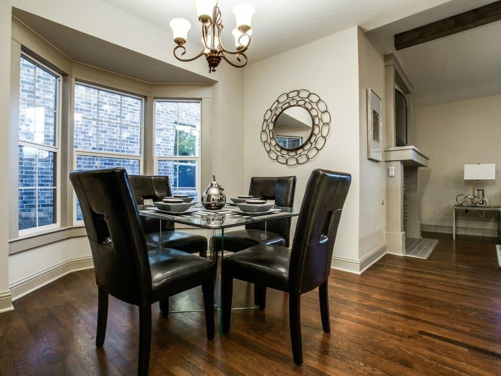 3615 S Versailles Avenue