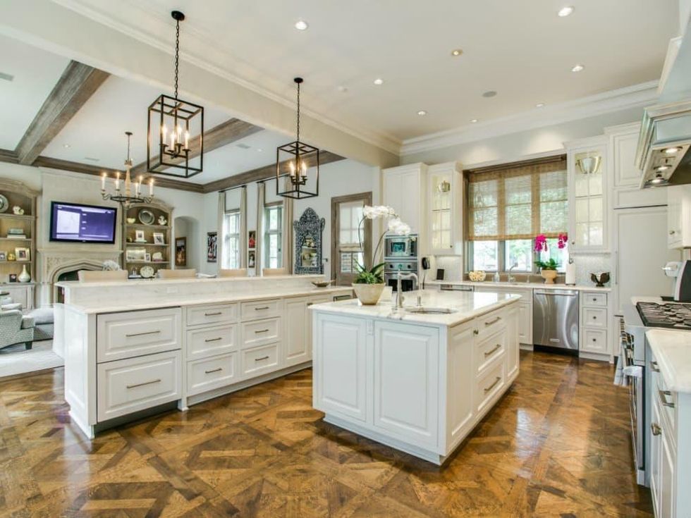 3900 Miramar Ave, Kitchen