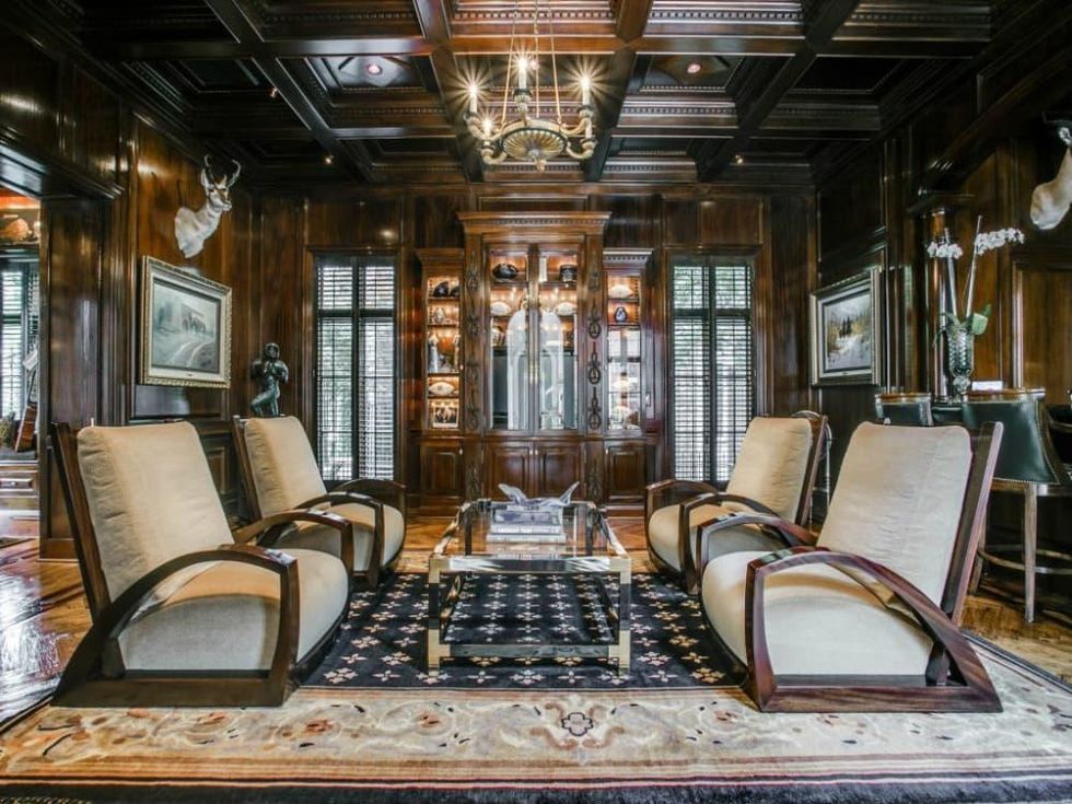 3900 Miramar Ave, Library 2