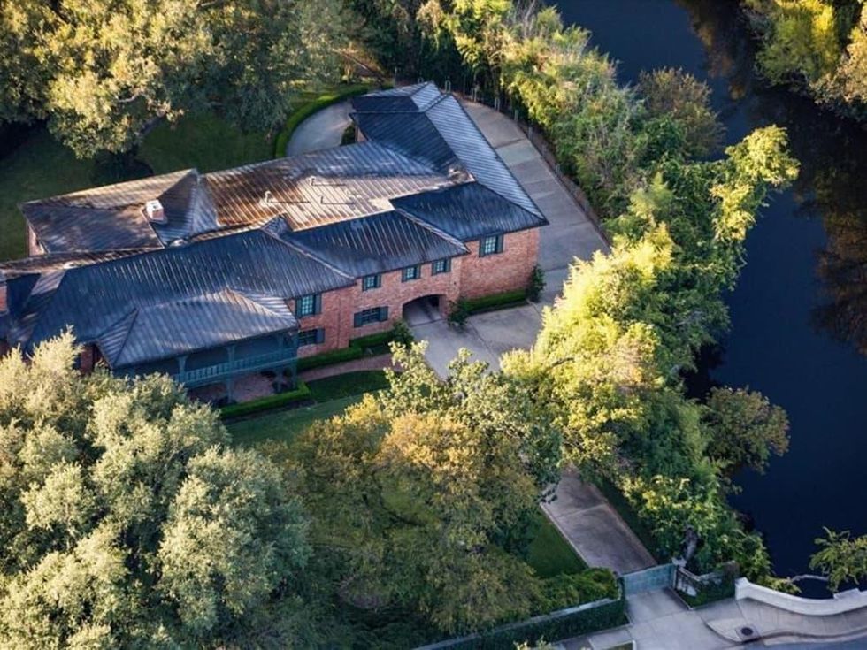 4009 Armstrong aerial