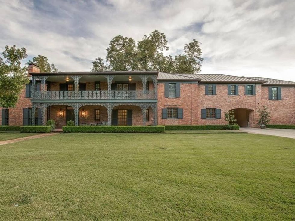 4009 Armstrong facade