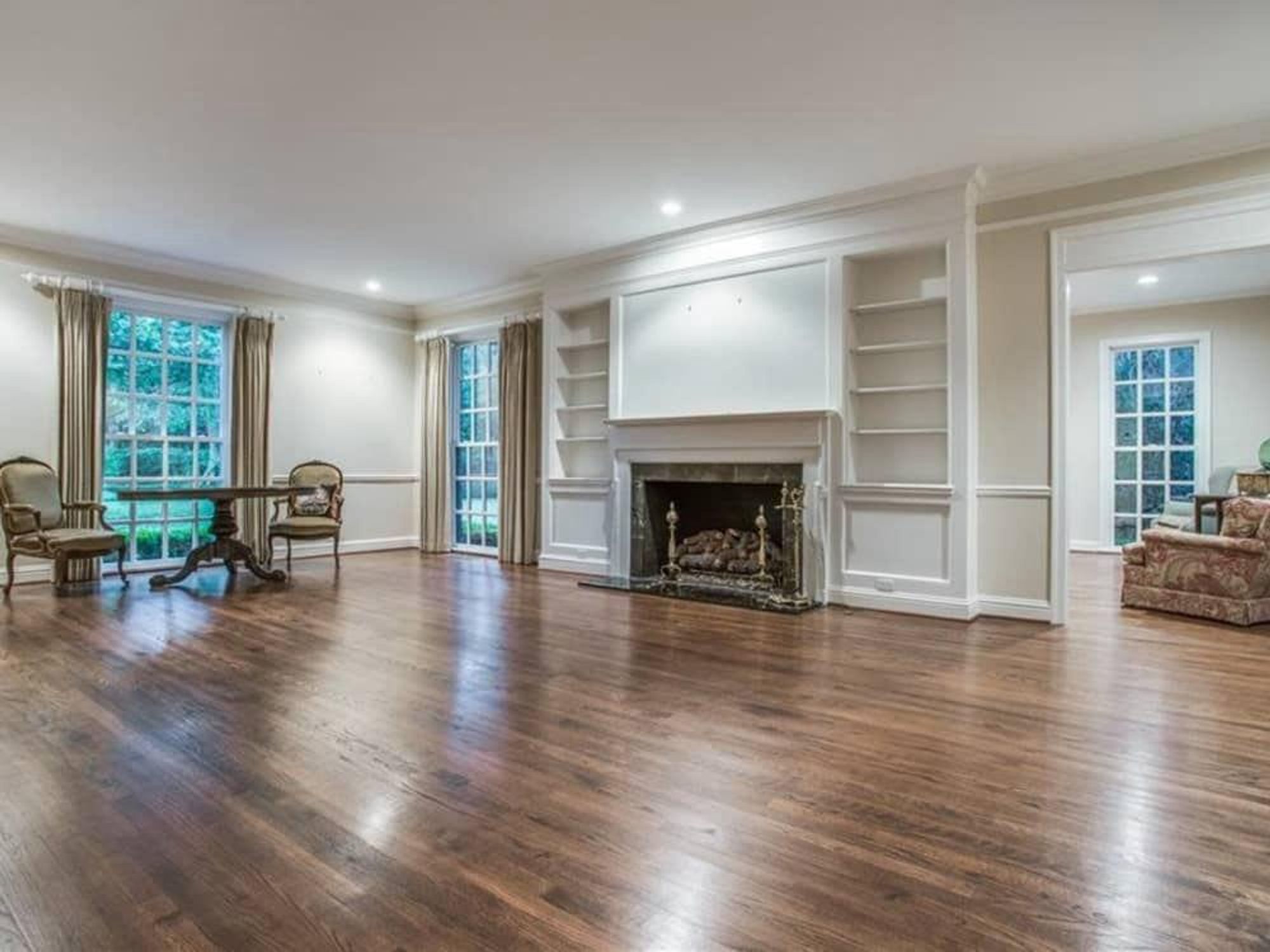 4009 Armstrong fireplace