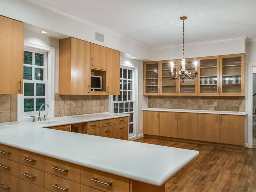 4009 Armstrong kitchen