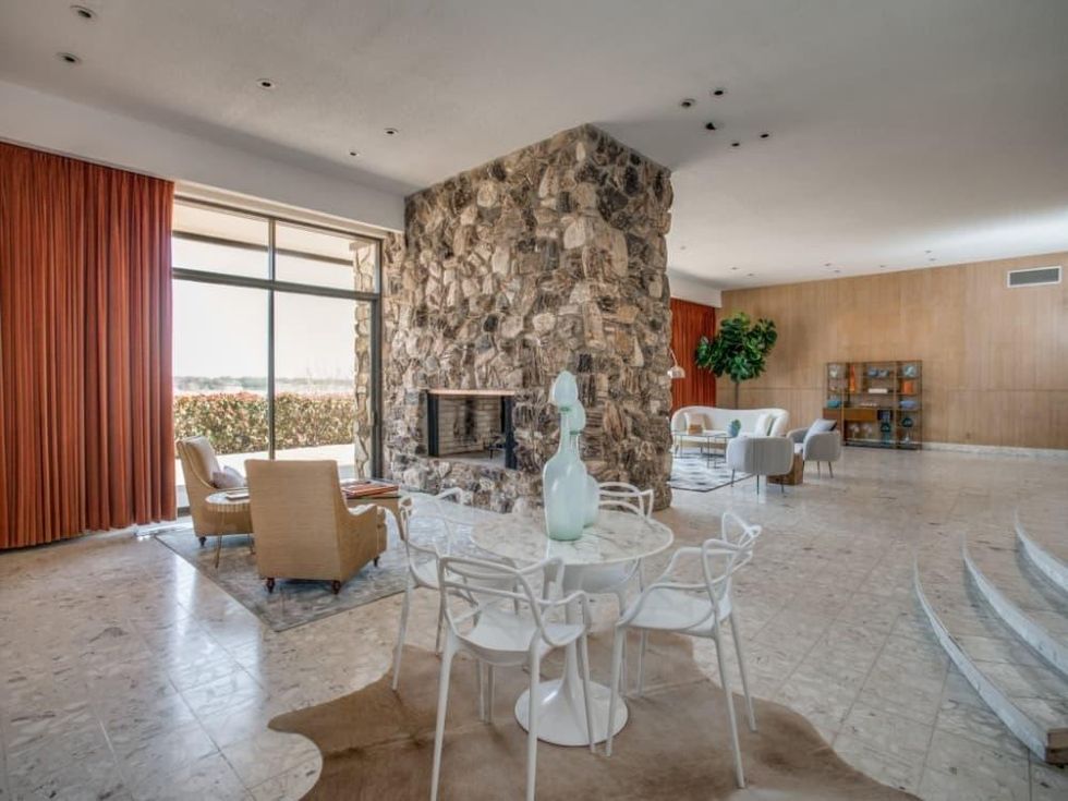 4606-chapel hill rd, white rock, mansion for sale