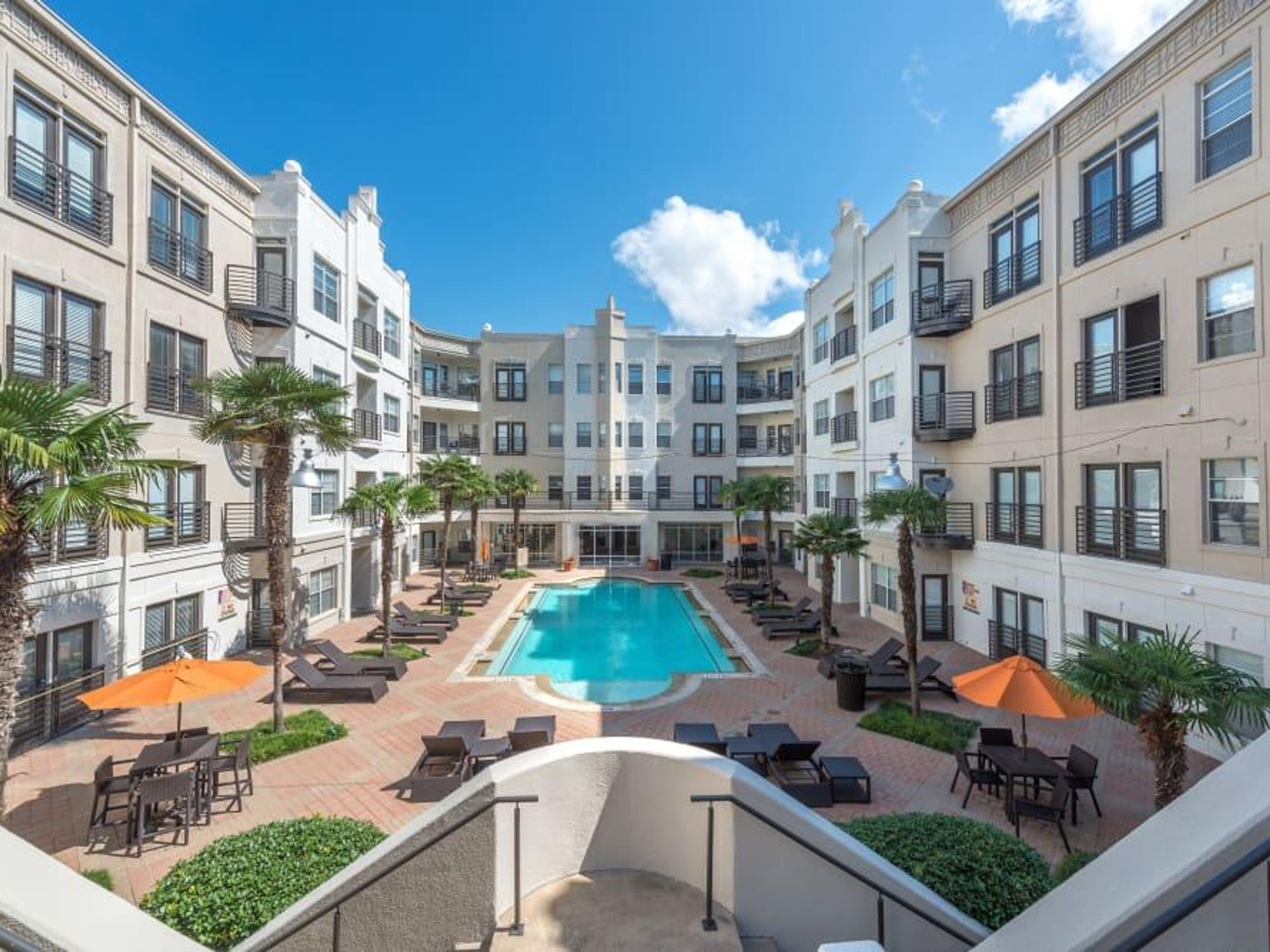 5 Mockingbird apartments in Dallas