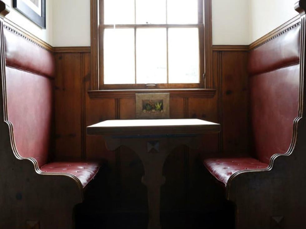 5106 Milam Charles Dilbeck house nook