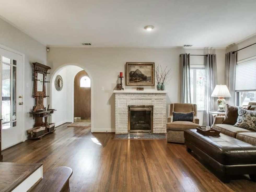 522 Monte Vista living room