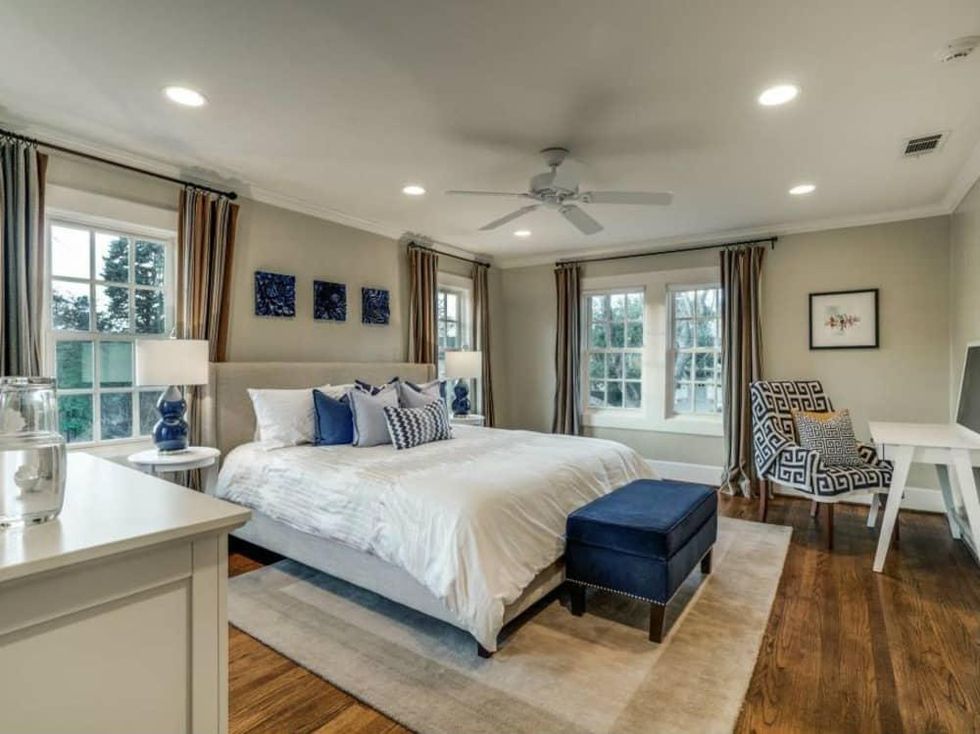 5450 Auburndale Ave. bedroom