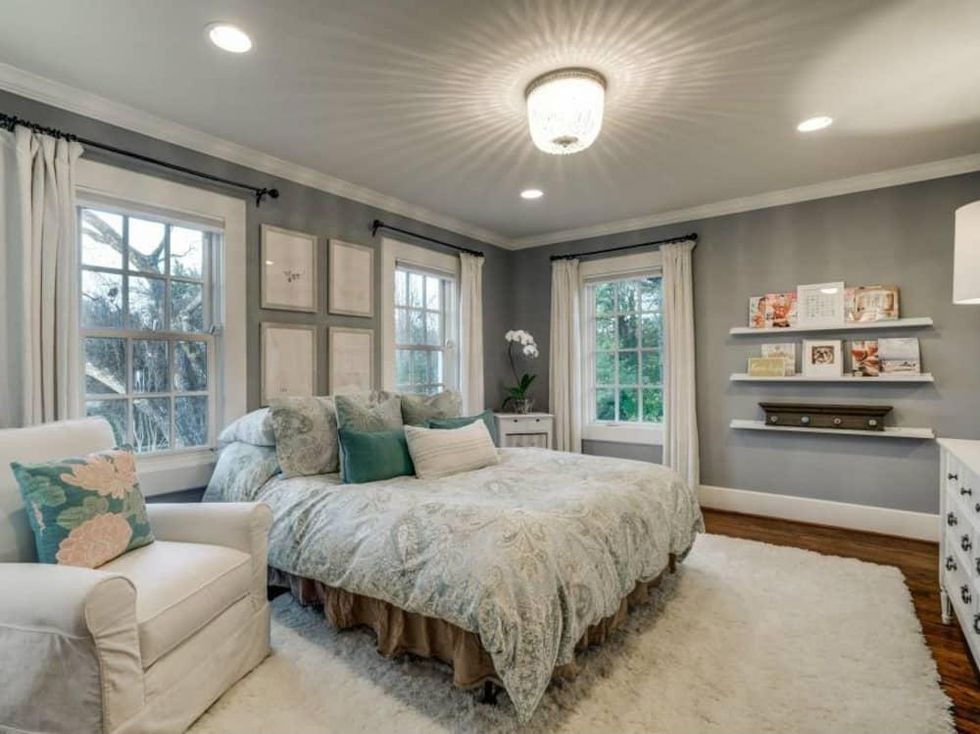 5450 Auburndale Ave. bedroom