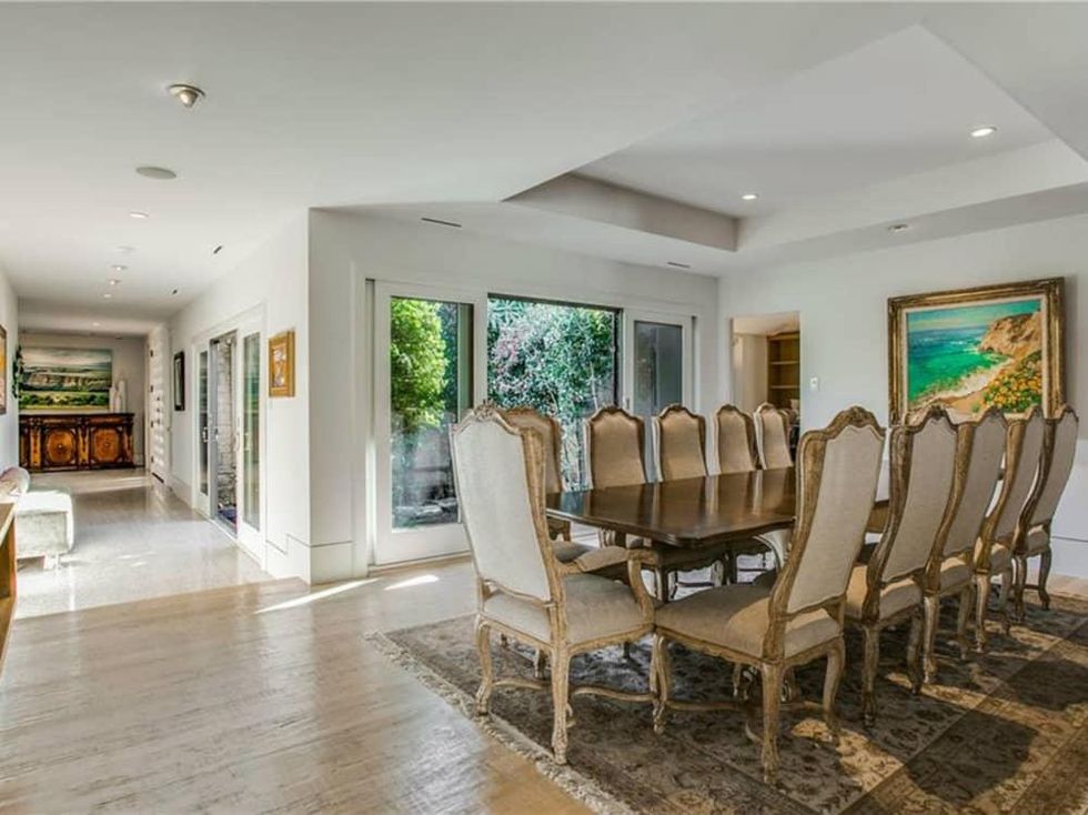 5535 Hanover dining room