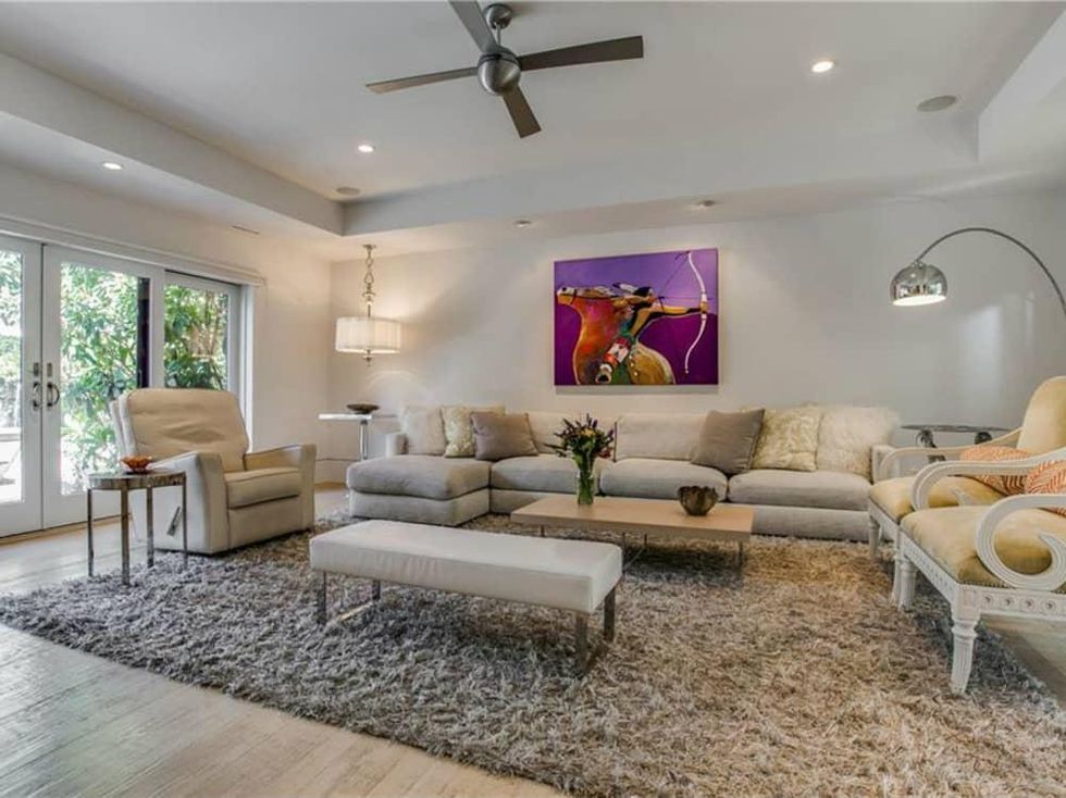 5535 Hanover family room