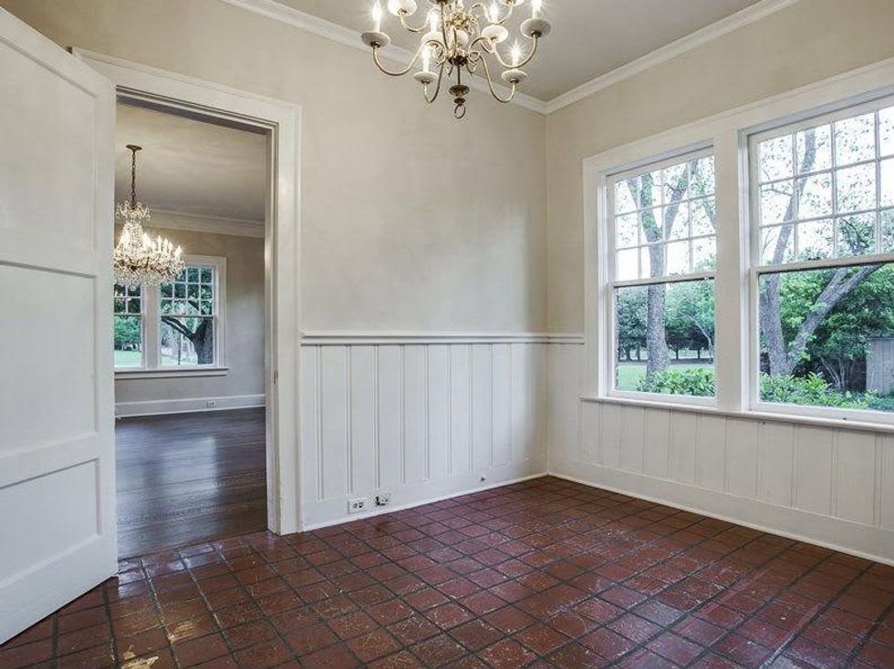 5803 Swiss Ave. breakfast nook